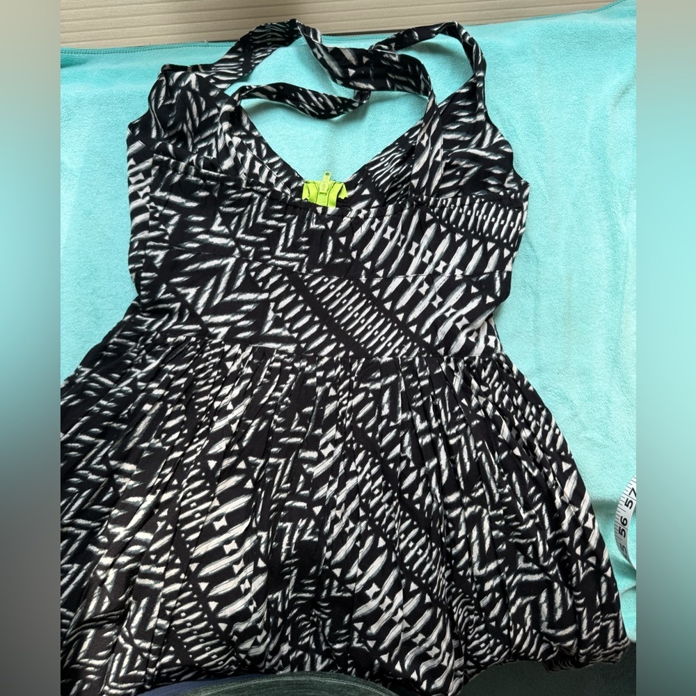 Black & White Party Dress Neon Green Zipper & Criss Cross Back Straps - Picture 8 of 14